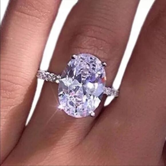 NEW 9 CT OVAL WHITE SAPPHIRE 925 STERLING SILVER RING, CUTE RING, SHINY RING. - Picture 1 of 3